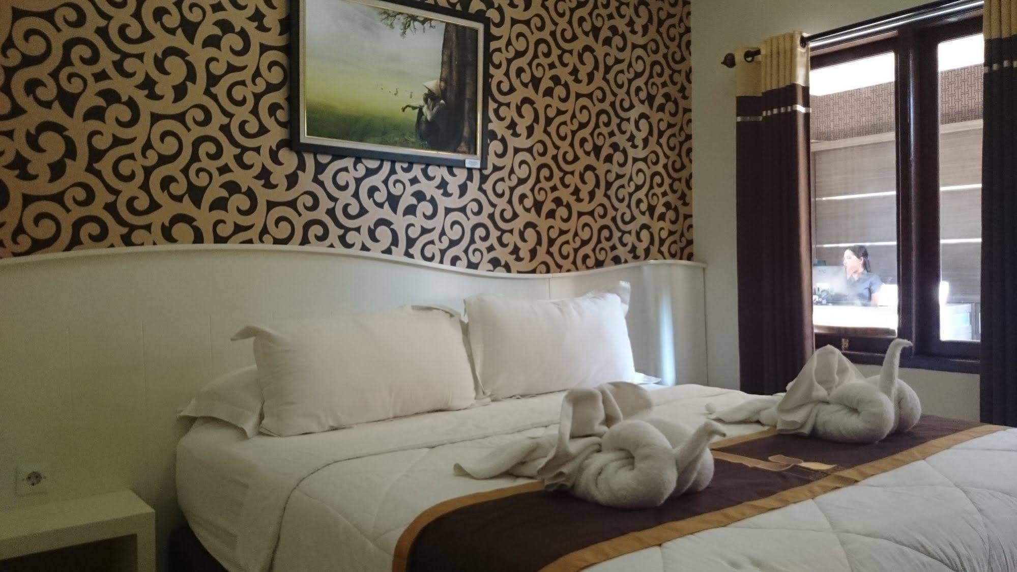 Kabana Hotel Mataram Exteriör bild